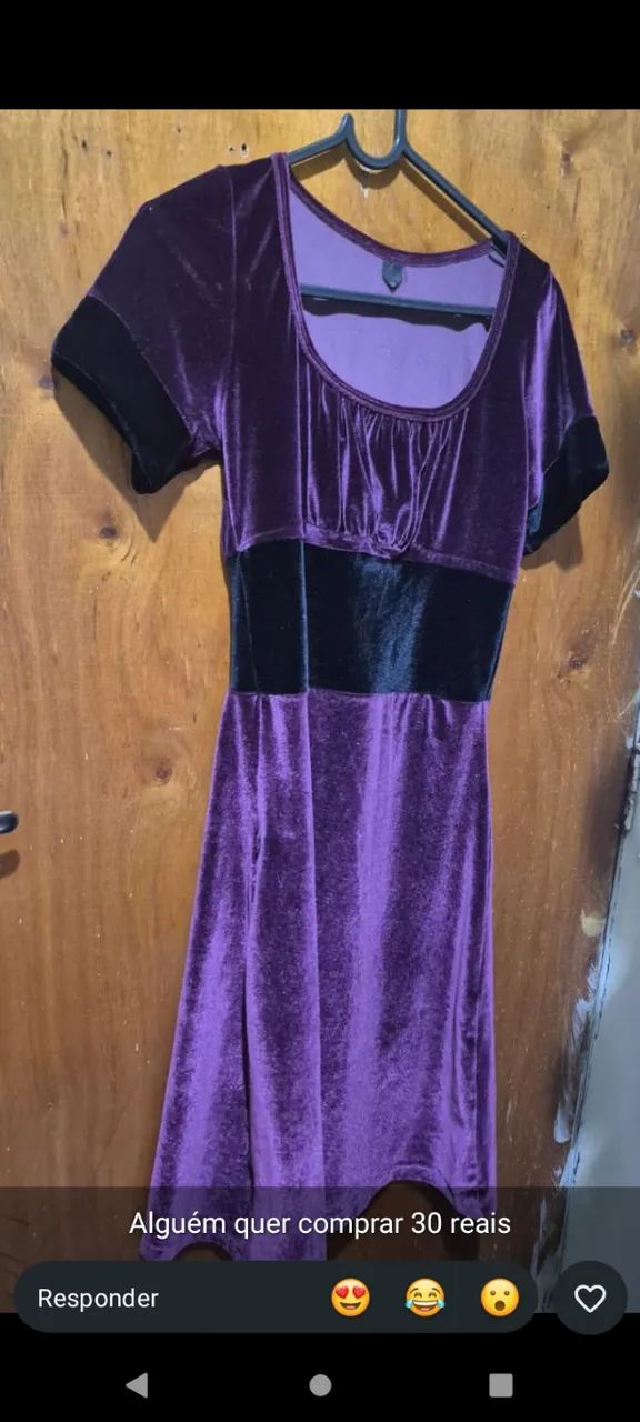 vestido roxo e preto de veludo gótico 