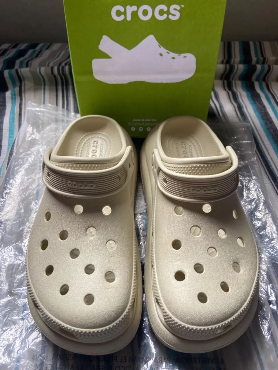 Crocs original plataforma bege - Foto 2