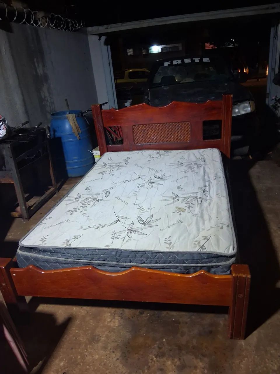 Cama de madeira reforçada entrego 