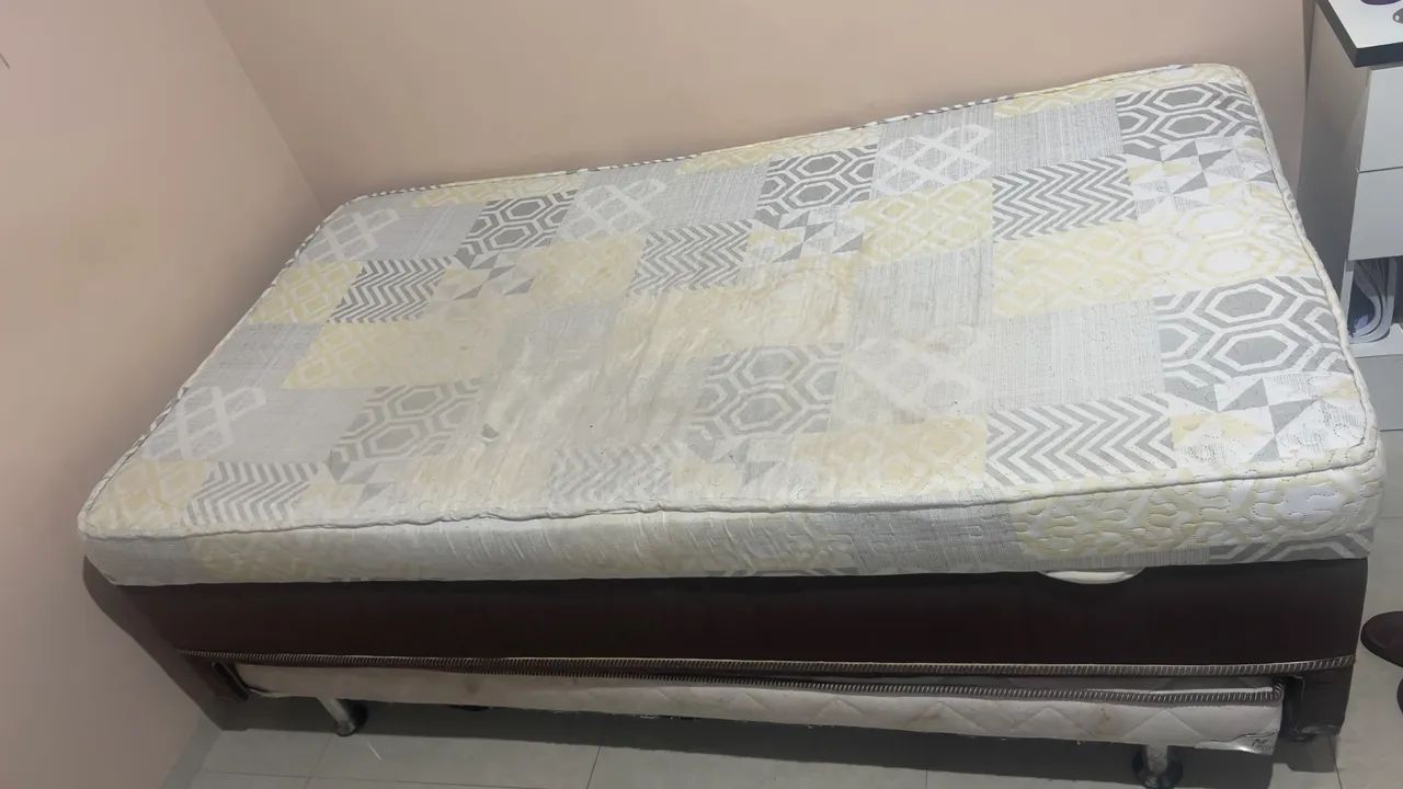 VENDE-SE CAMA SOLTEIRÃO COL BAÚ E BICAMA - Foto 2