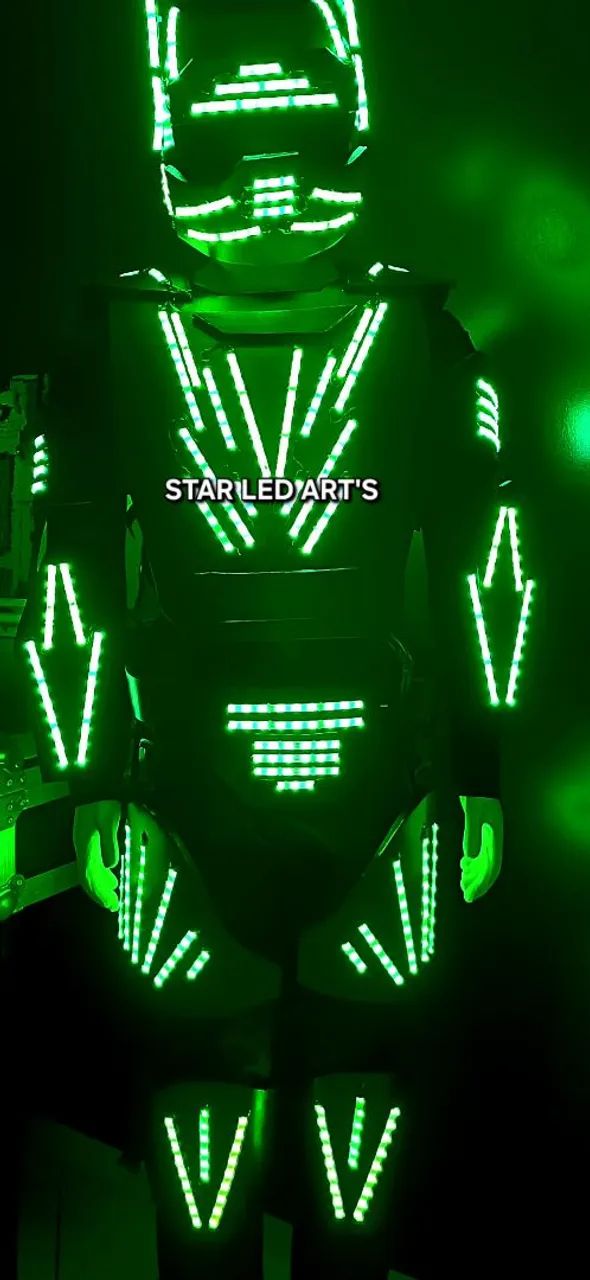 Robô de led - Tamanho humano, novo! - Foto 2