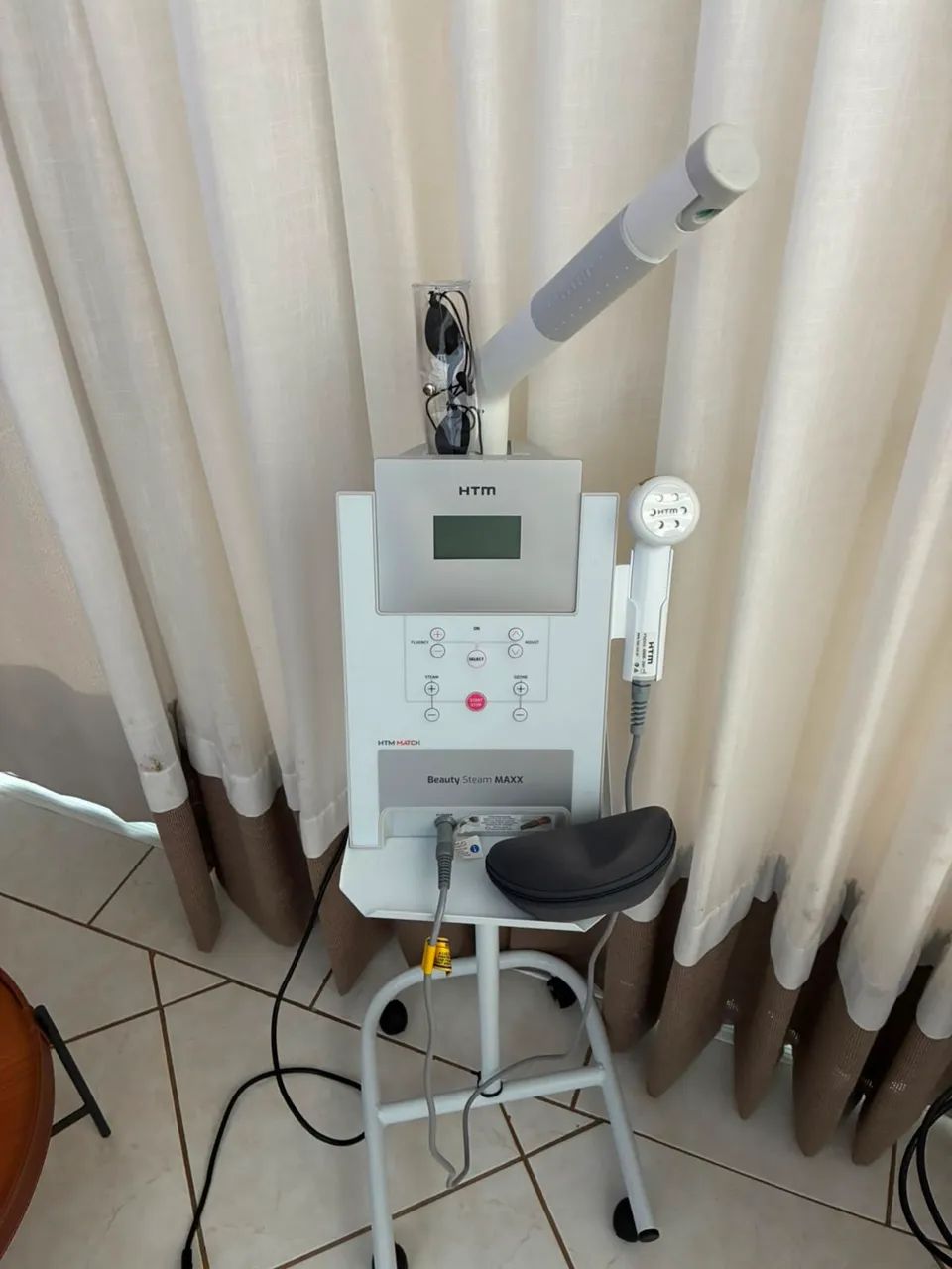 Aparelho de limpeza de pele 