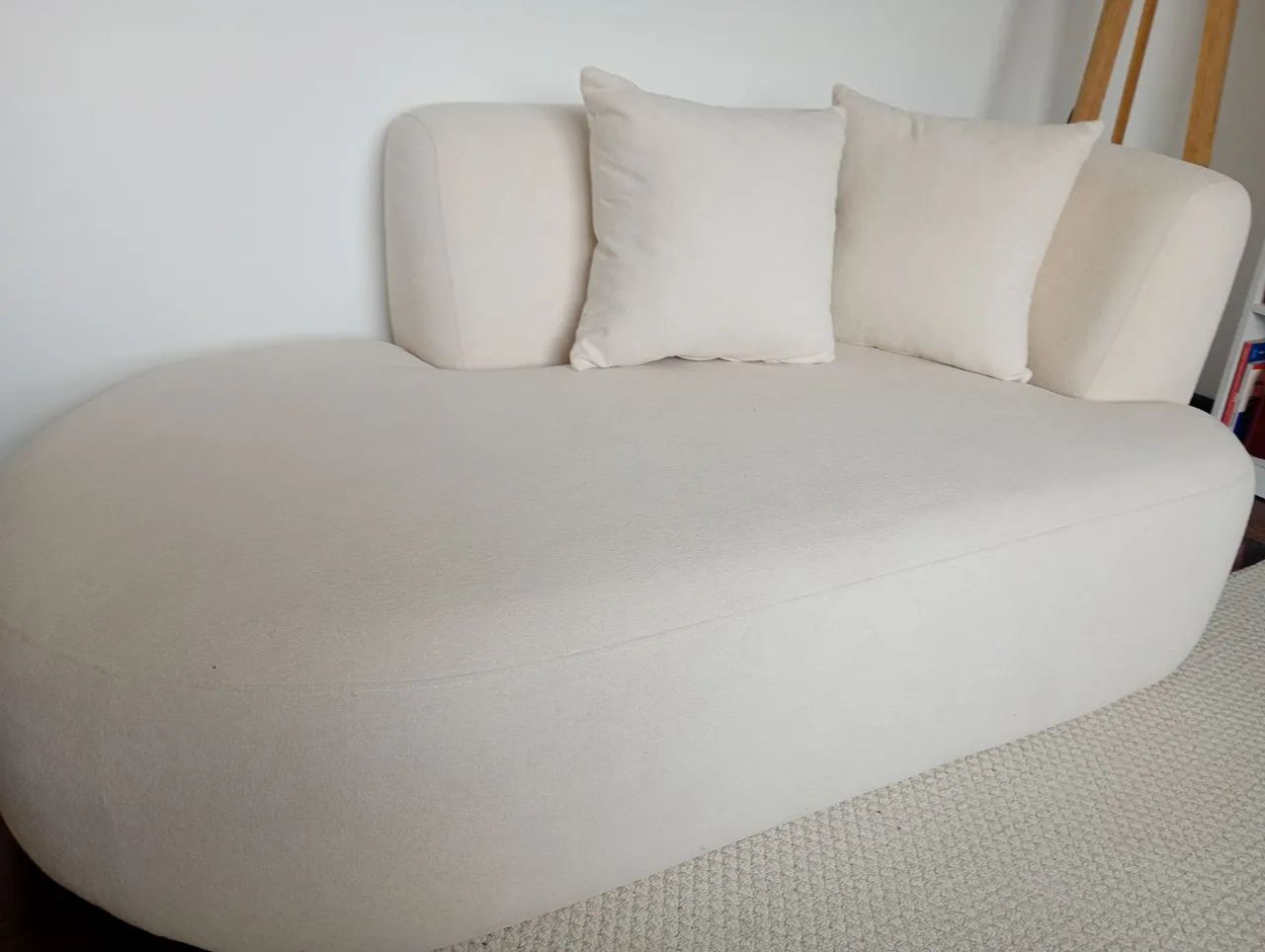 Sofá Orgânico - Tecido Boucle - lindo - Foto 2