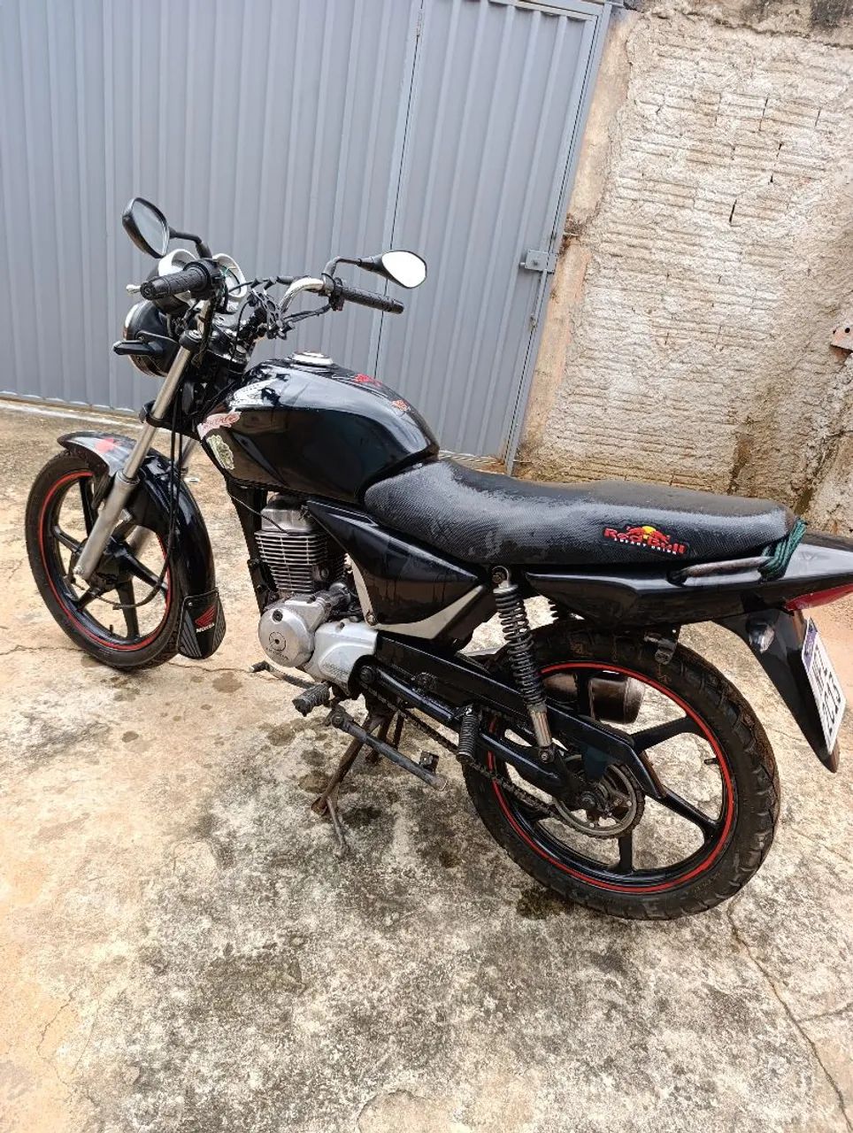 Titan 150 