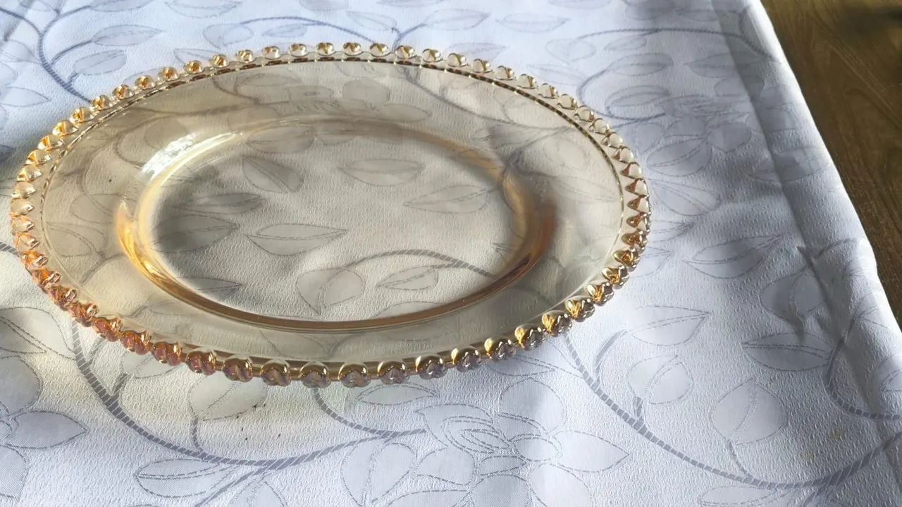 Prato âmbar radical com borda de coração. 28cm - Foto 3