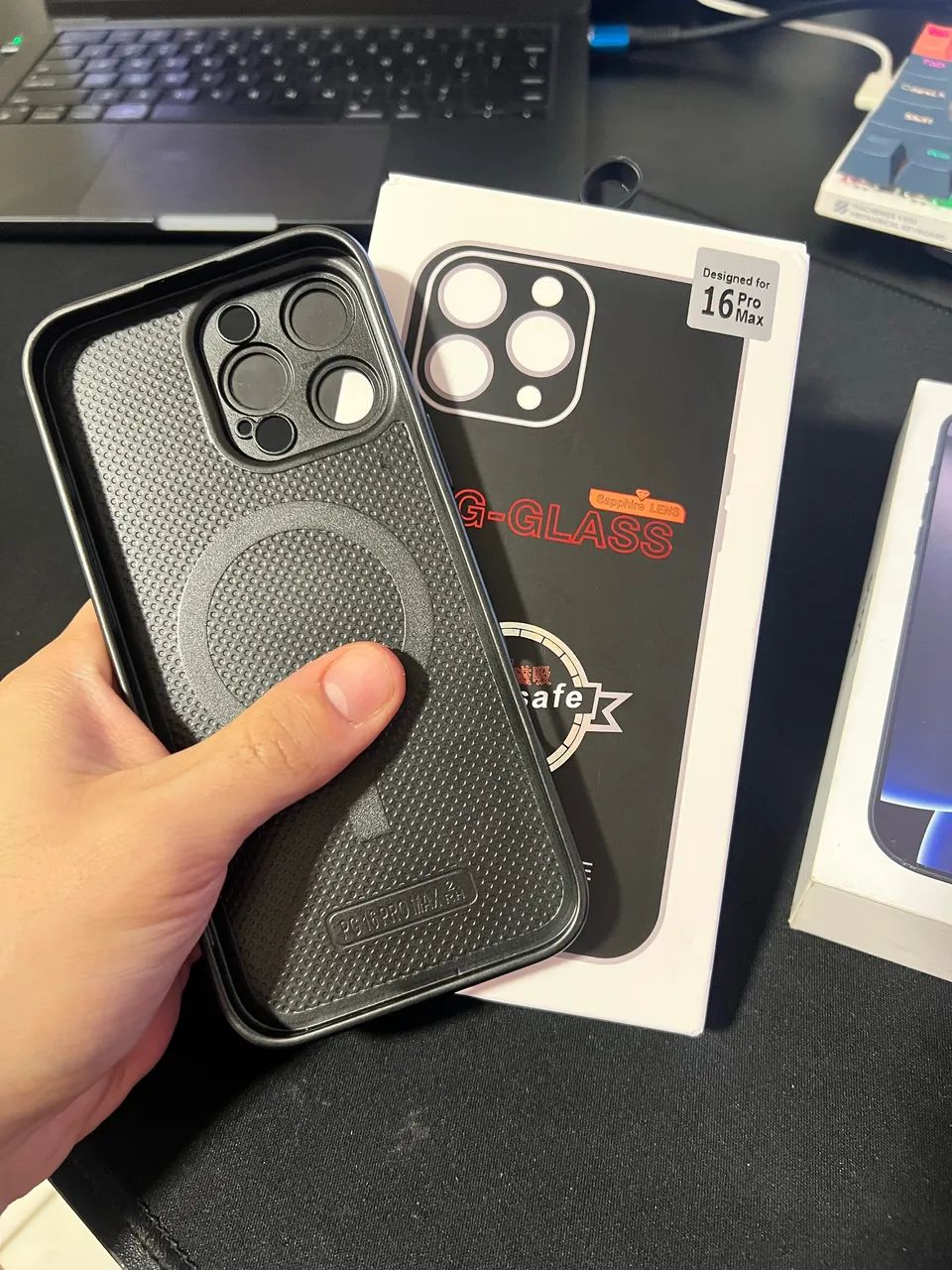 iPhone 16 Pro Max 256Gb - Preto Titânio + 3 CAPINHAS E PROTETOR DE LENTE - Foto 4