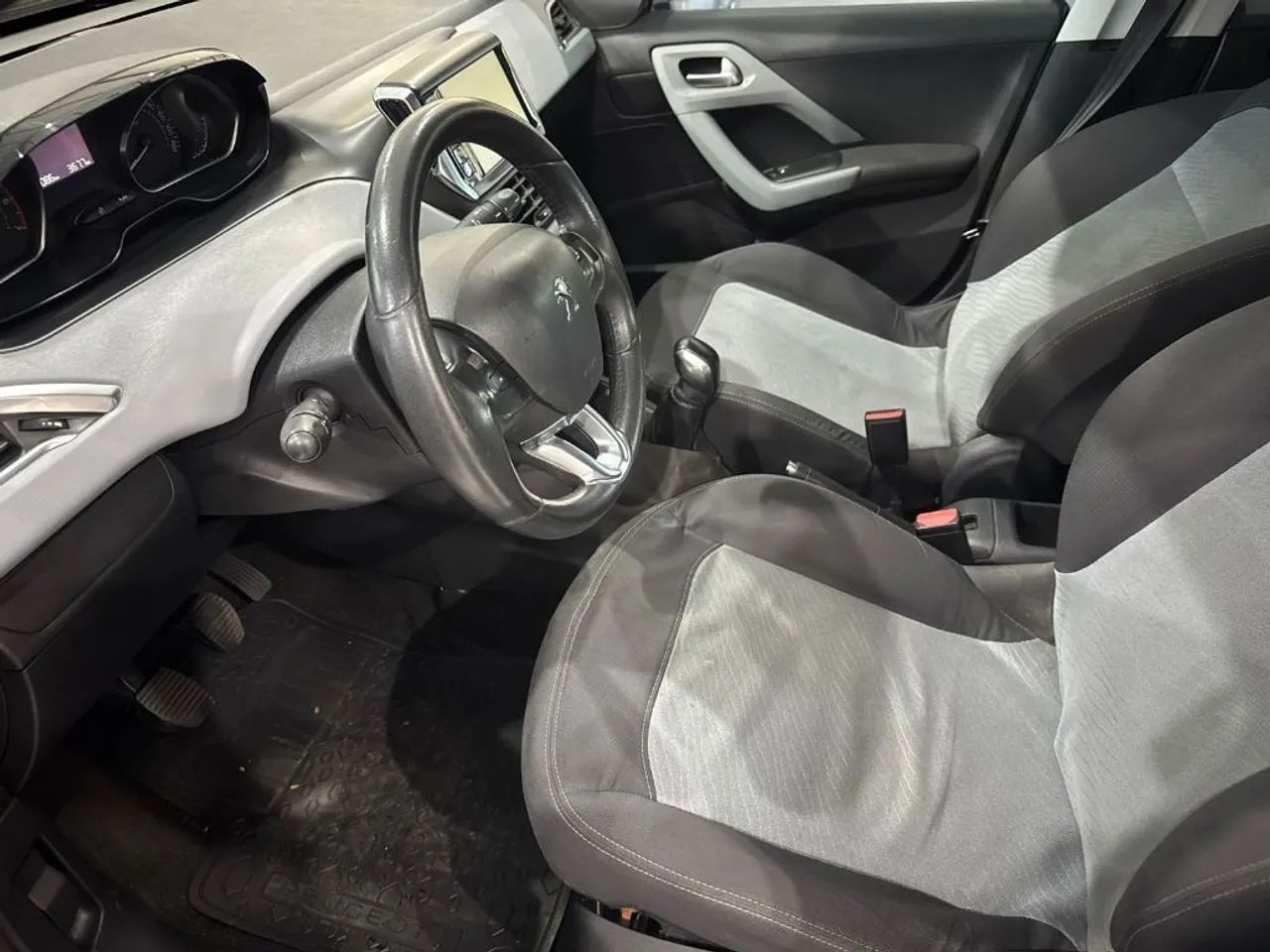 Peugeot 208 Active/active Pack 1.5 Flex 8V 5P 2014 - Foto 4