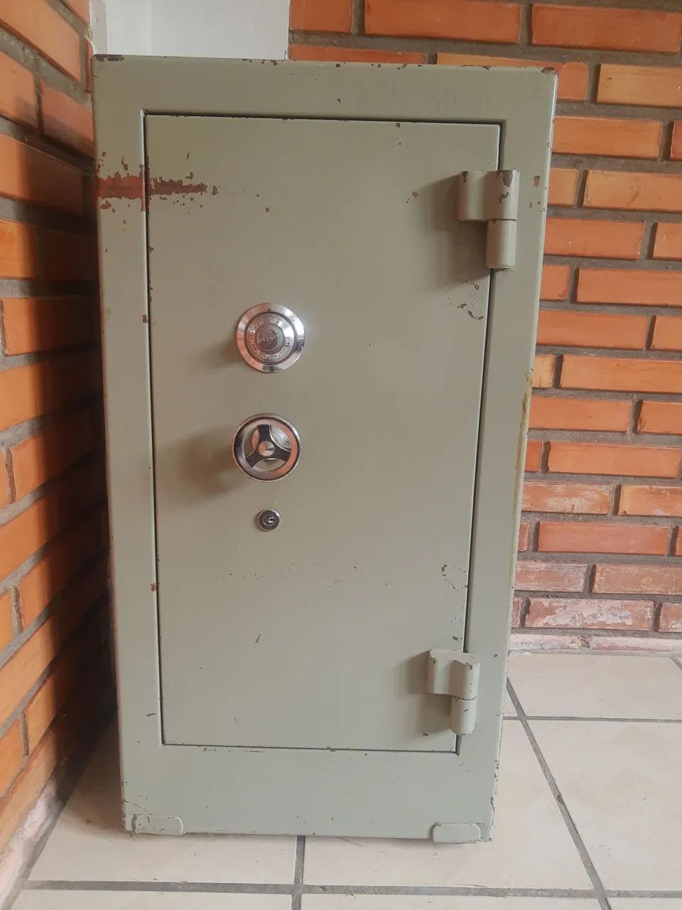 Cofre De Aço 80cm Concretado com segredo 