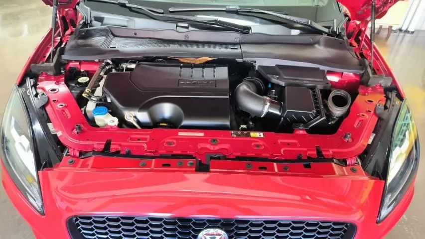 Jaguar E-Pace R-dynamic S 2.0 AWD 249cv Aut. 2018 - Foto 2