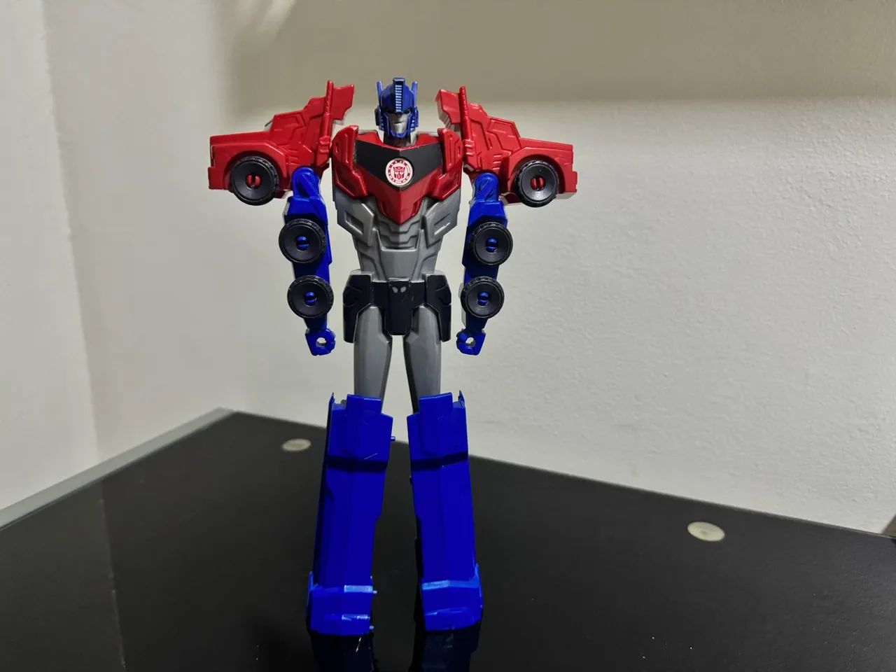 Brinquedos transformers que viram carro/boneco