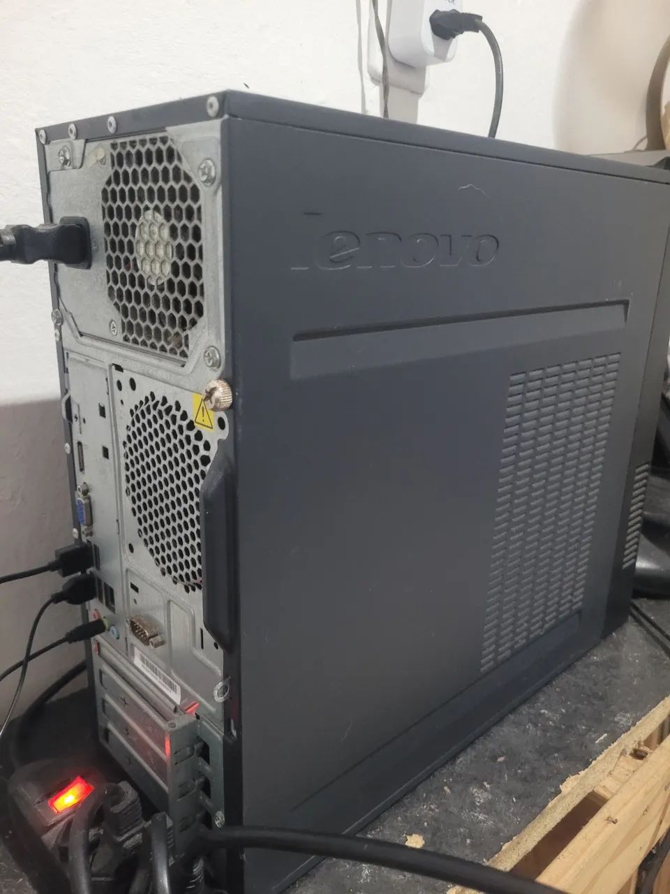 CPU Lenovo core i3 8 de RAM dual Chanel 
