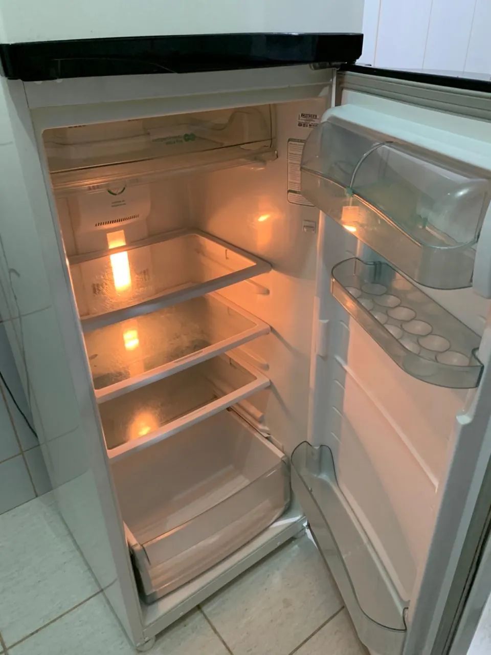 Vendo geladeira cônsul  - Foto 4