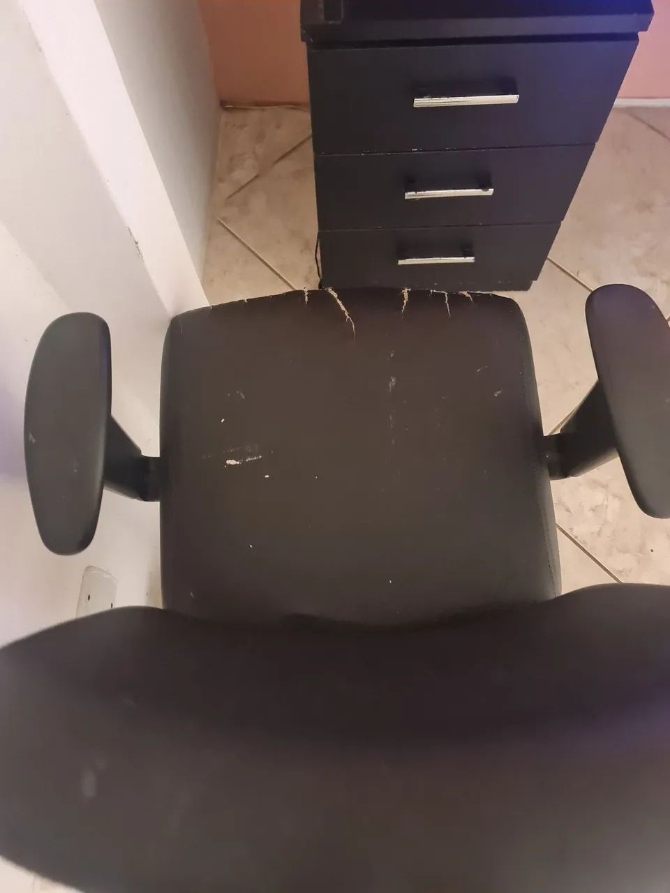 Cadeira toda boa só precisa forra se quese - Foto 2