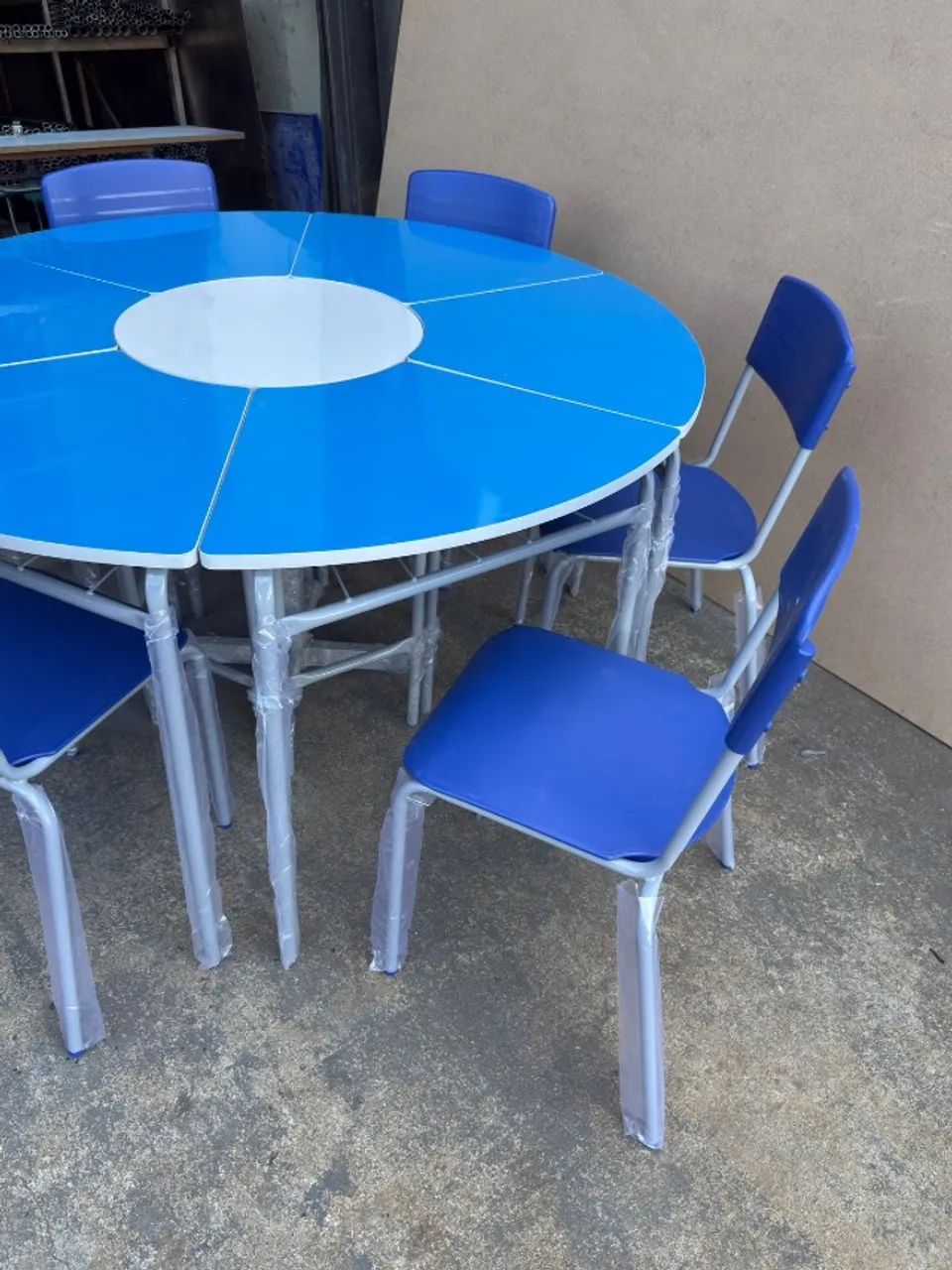 Conjunto Escolar Sextavado 7 mesas e 6 cadeiras  - Foto 3