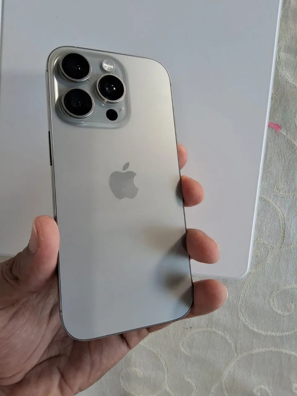 iPhone 16 pro, 128gb, em marcas de uso  - Foto 2