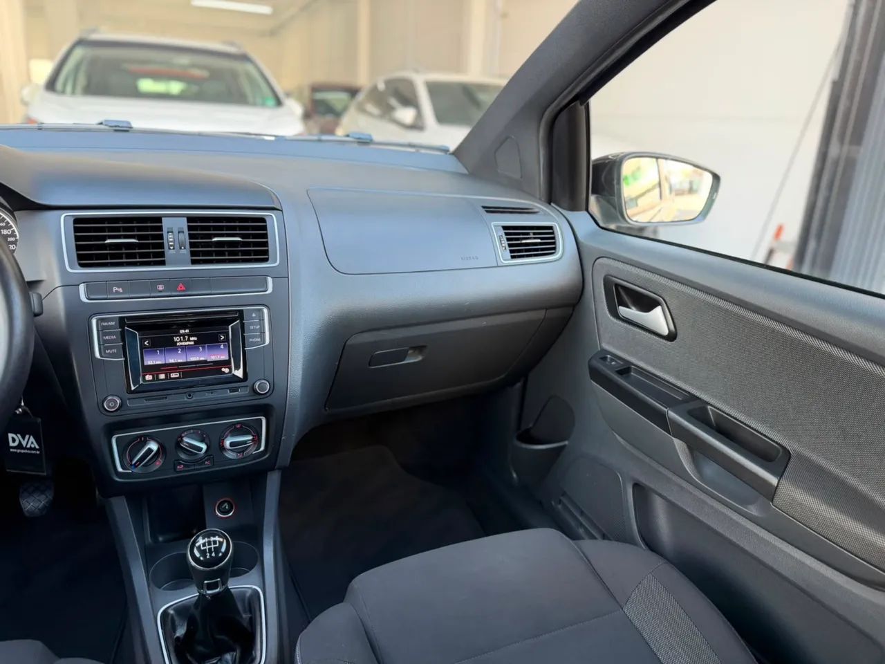 Volkswagen Fox RUN 1.6 Flex 8V 5P 2017 - Foto 5