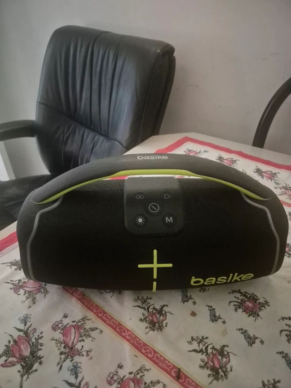 Caixa de Som Baslike