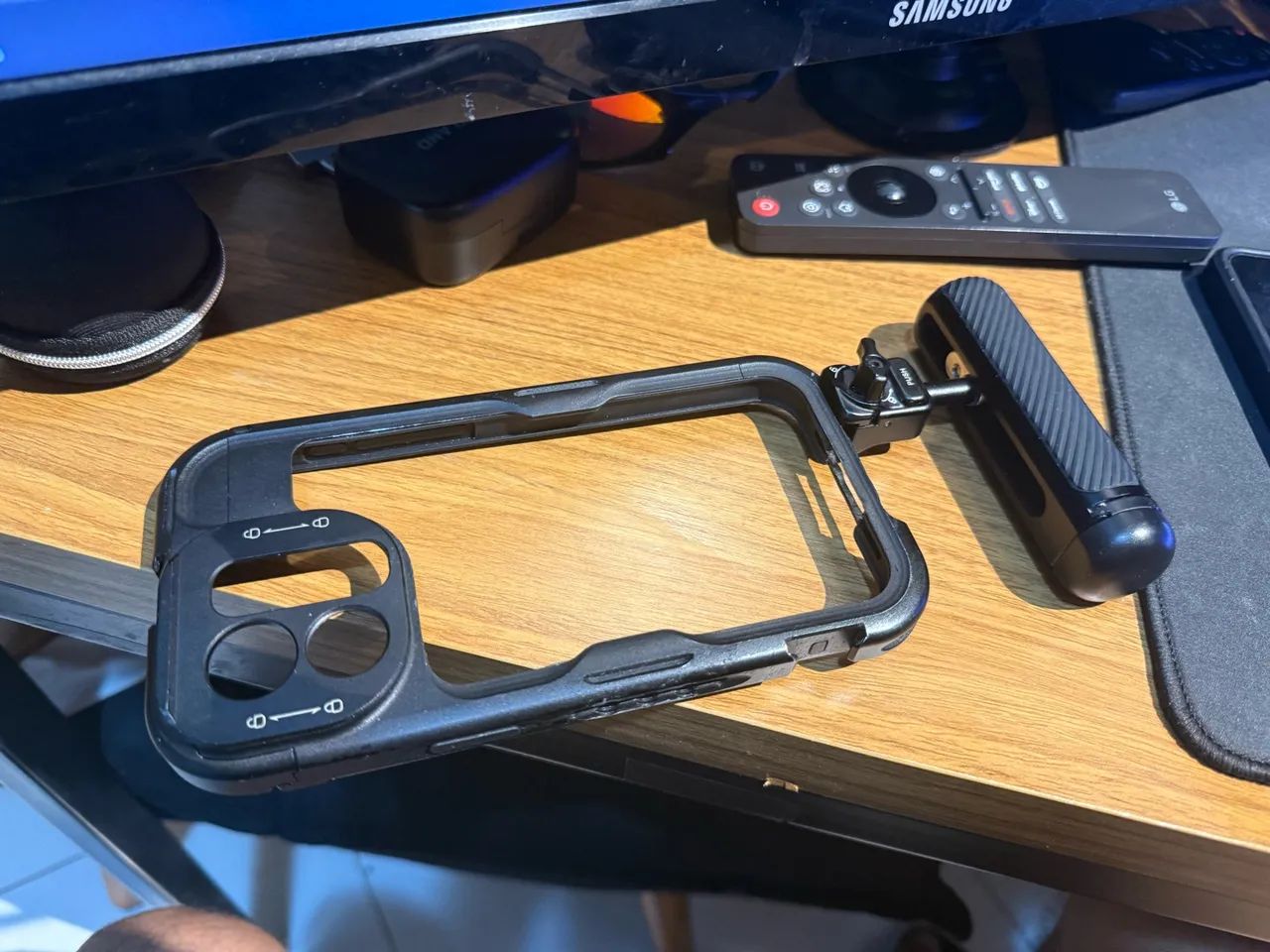 Case / cage neewer iphone 15 pro max