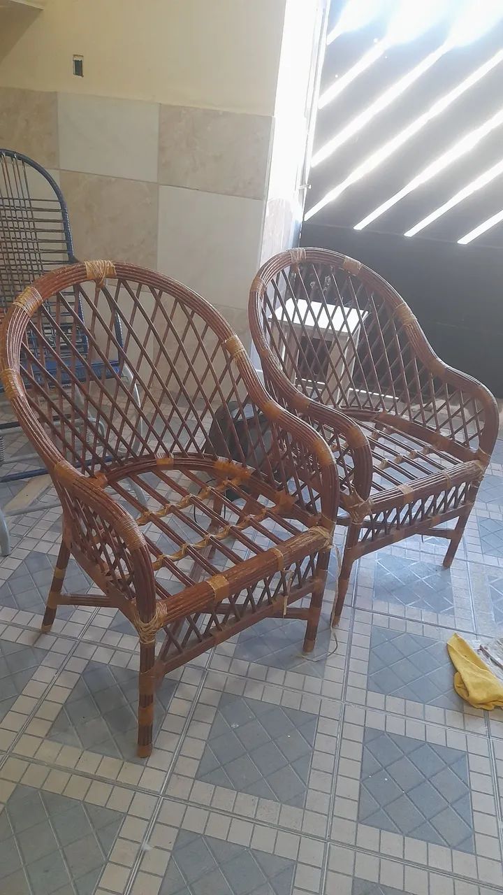 Duas cadeiras bambu cana da Índia decoração  - Foto 2