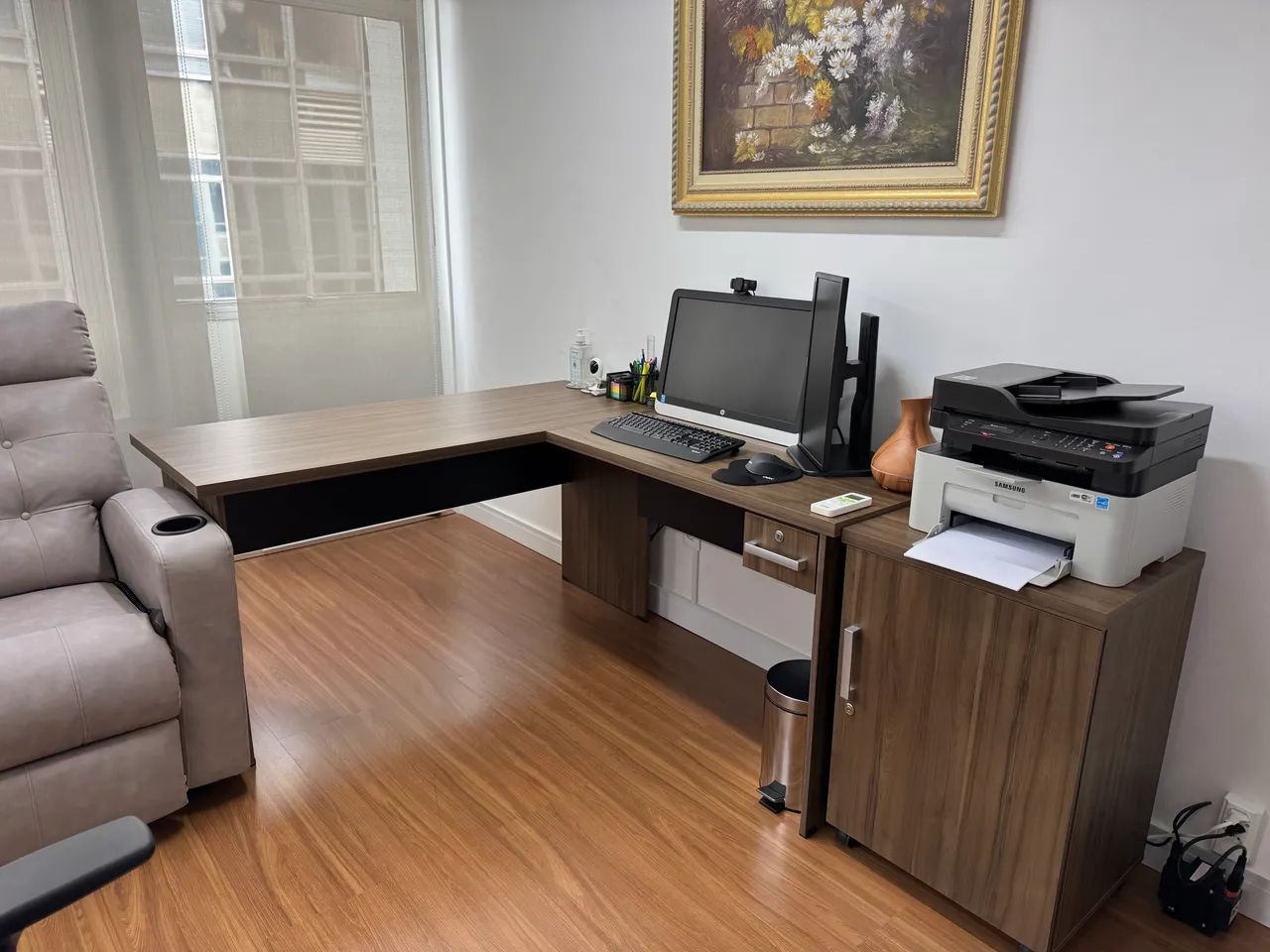 Mesa em L escritório MDF amadeirado - Foto 2