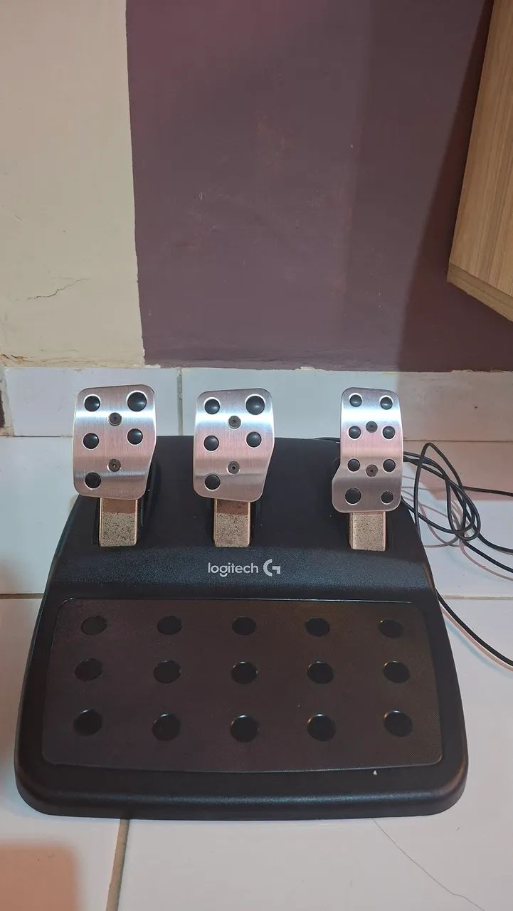 Volante Logitech G29 com pedais + cambio - Foto 2
