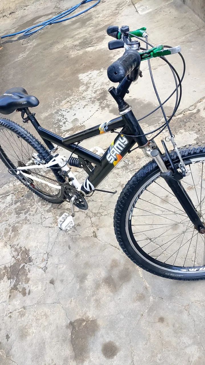 Bicicleta semi nova usada poucas vezes 