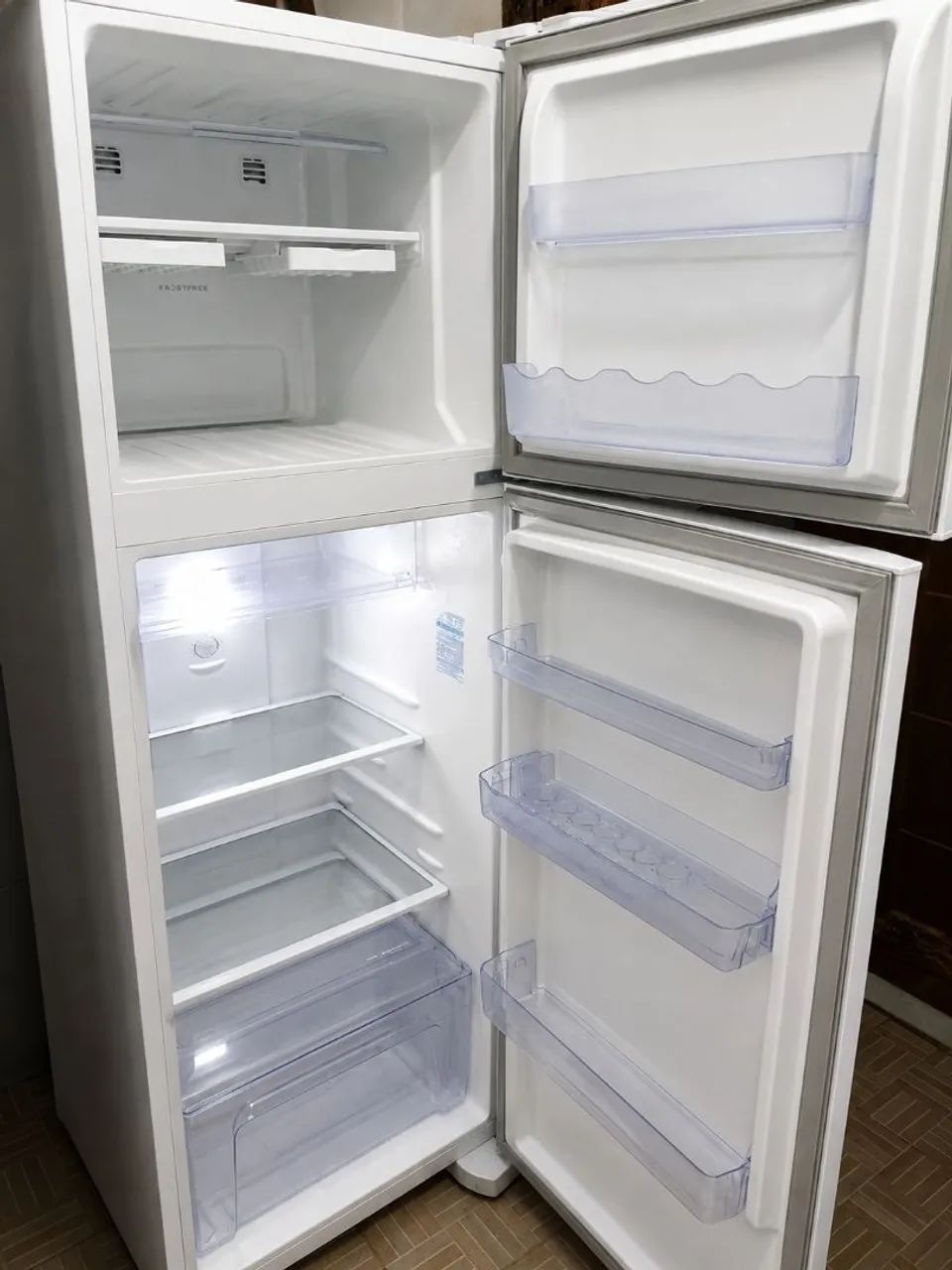 Vendo Geladeira e Ar condicionado  - Foto 2