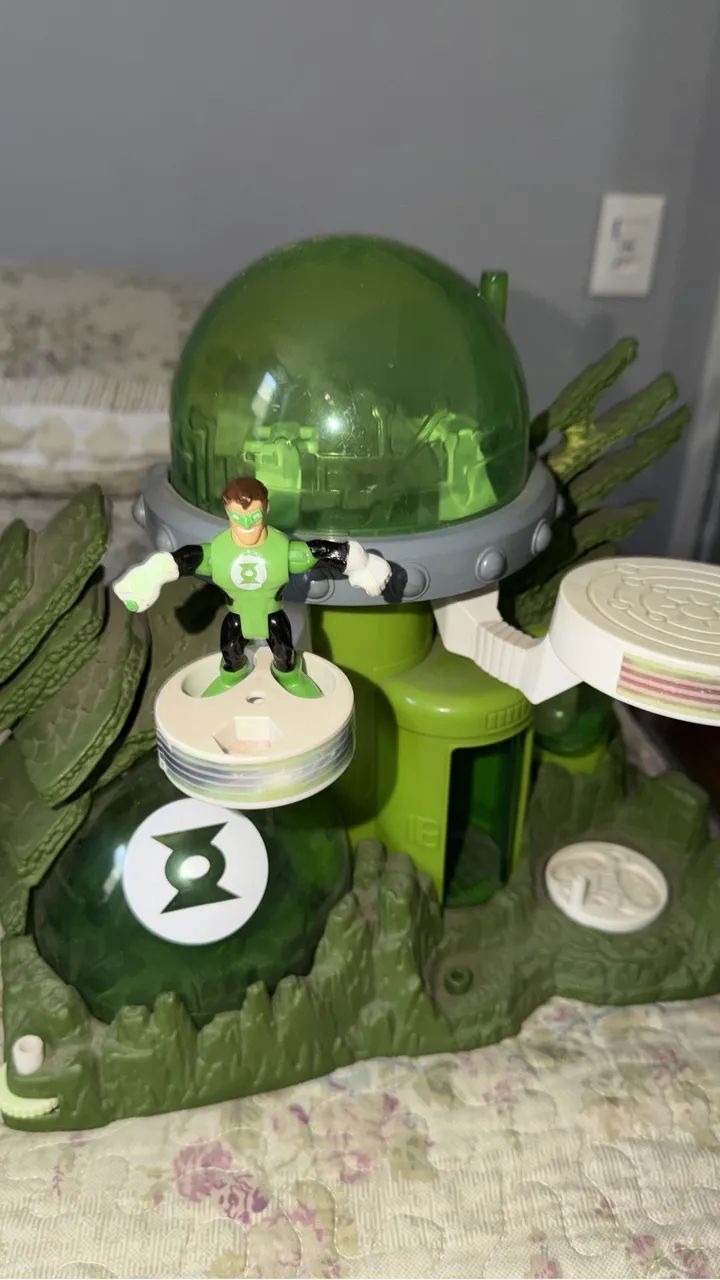 Casa Batman, Homem Aranha, Lanterna verde e bonecos - Foto 4