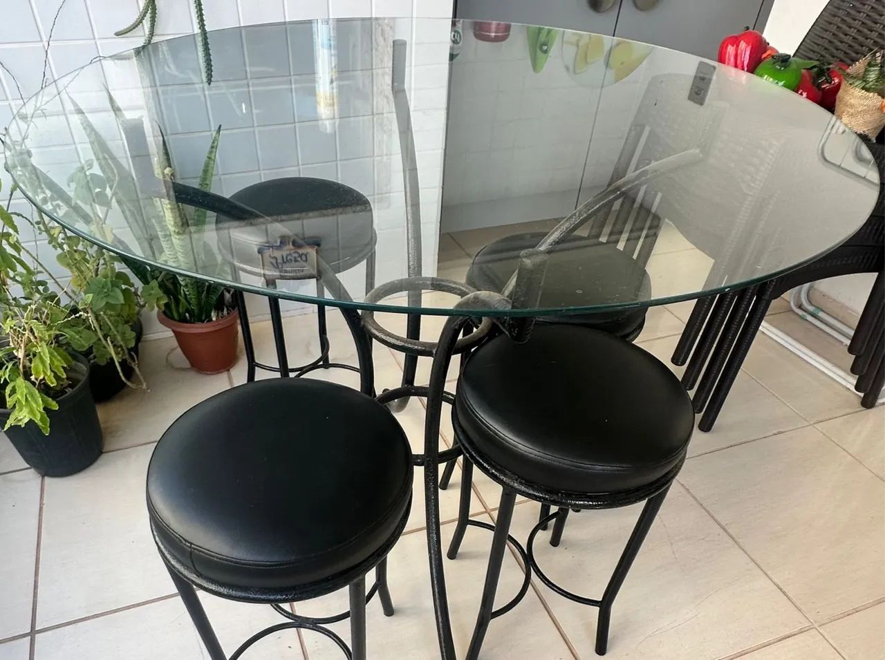 MESA REDONDA FERRO E VIDRO