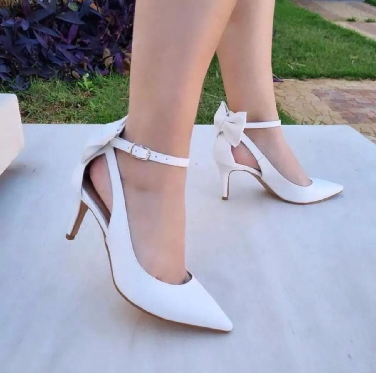 Sapato Scarpin laço branco 7cm TAM 40 - Foto 4