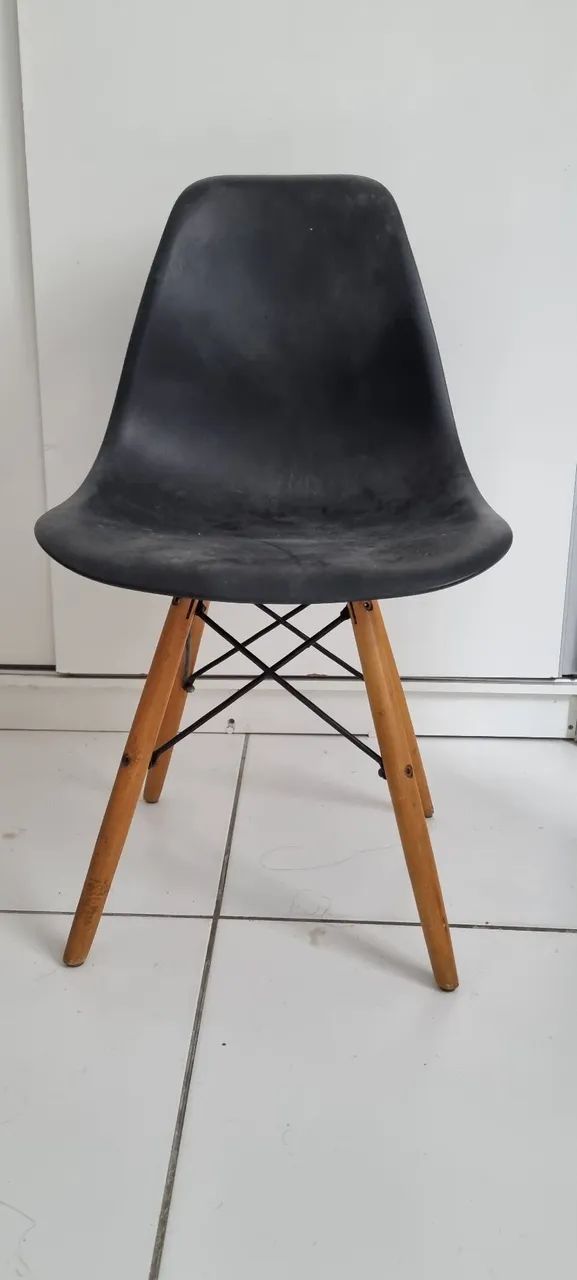 Cadeira Eiffel Pés De Madeira Eames Dsw Preta - Foto 2