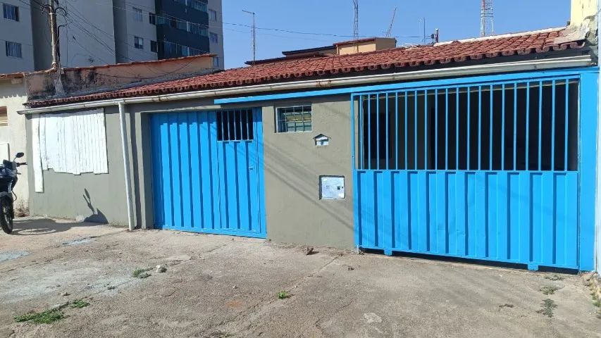Aluga-se barraco de fundos Gama central