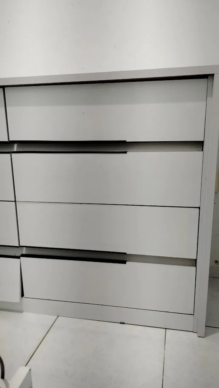 Cômoda 8 gavetas 