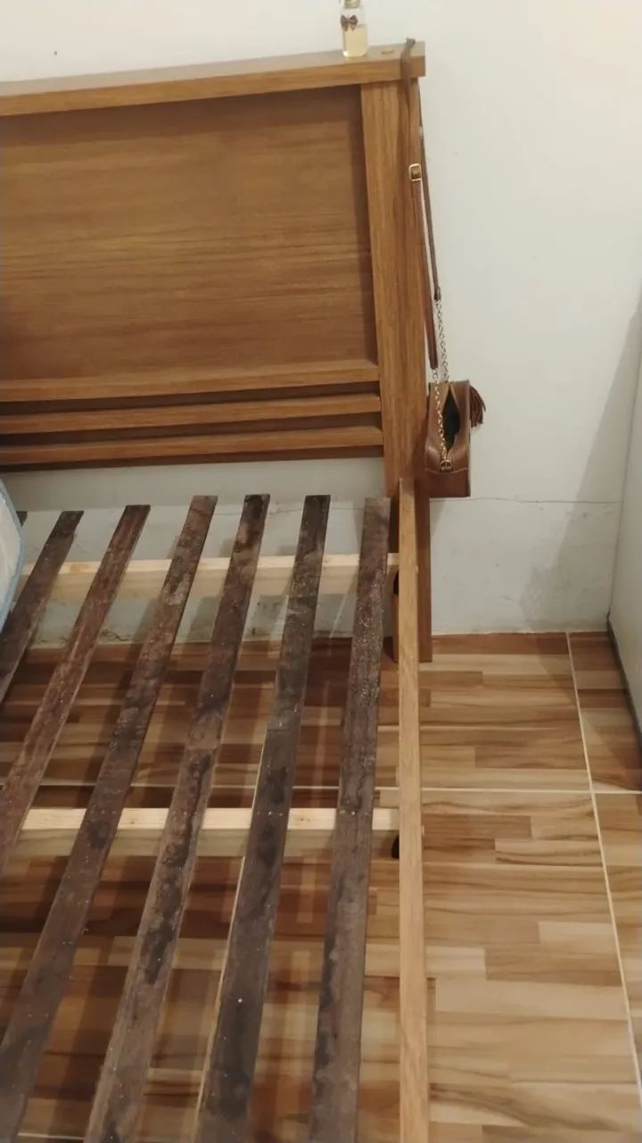 CAMA DE SOLTEIRO A VENDA - R$ 400,00