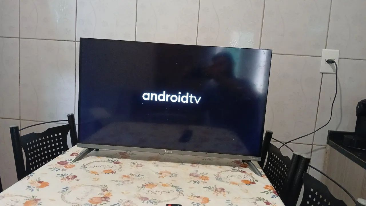 VENDO SMARTV PHILCO 32 POLEGADAS, AR CONDICIONADO 9 MIL BTUS, CAFETEIRA  - Foto 3