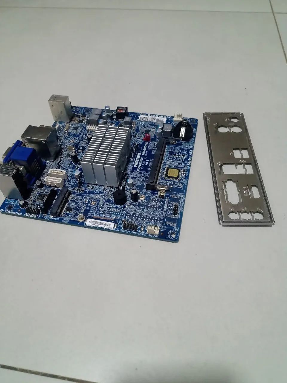Placa mãe. Retirada de peça 