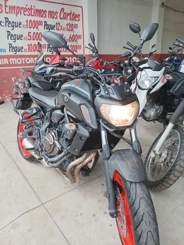 Yamaha MT-07 700 cc  - Foto 4