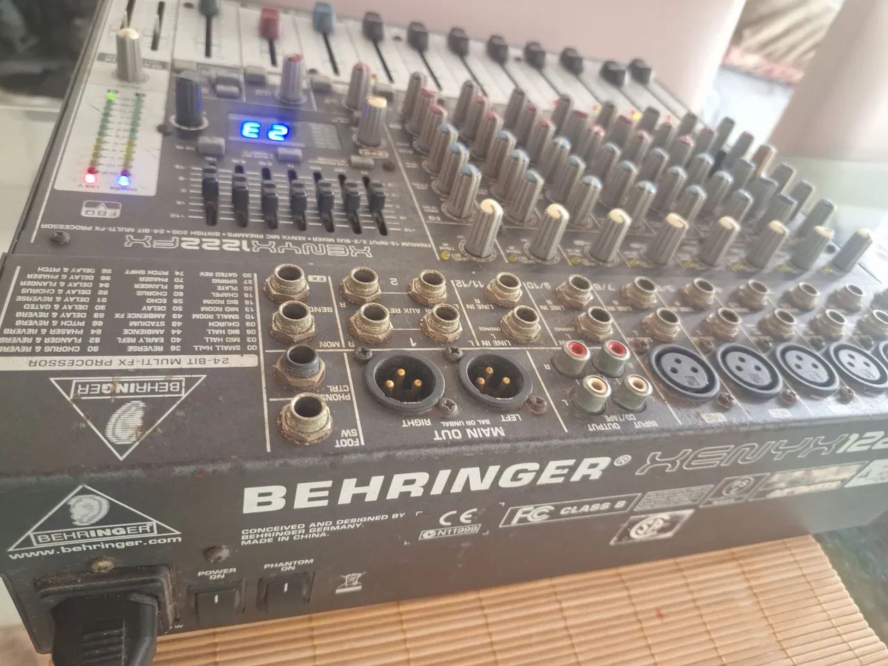 Mesa de som Behringer 