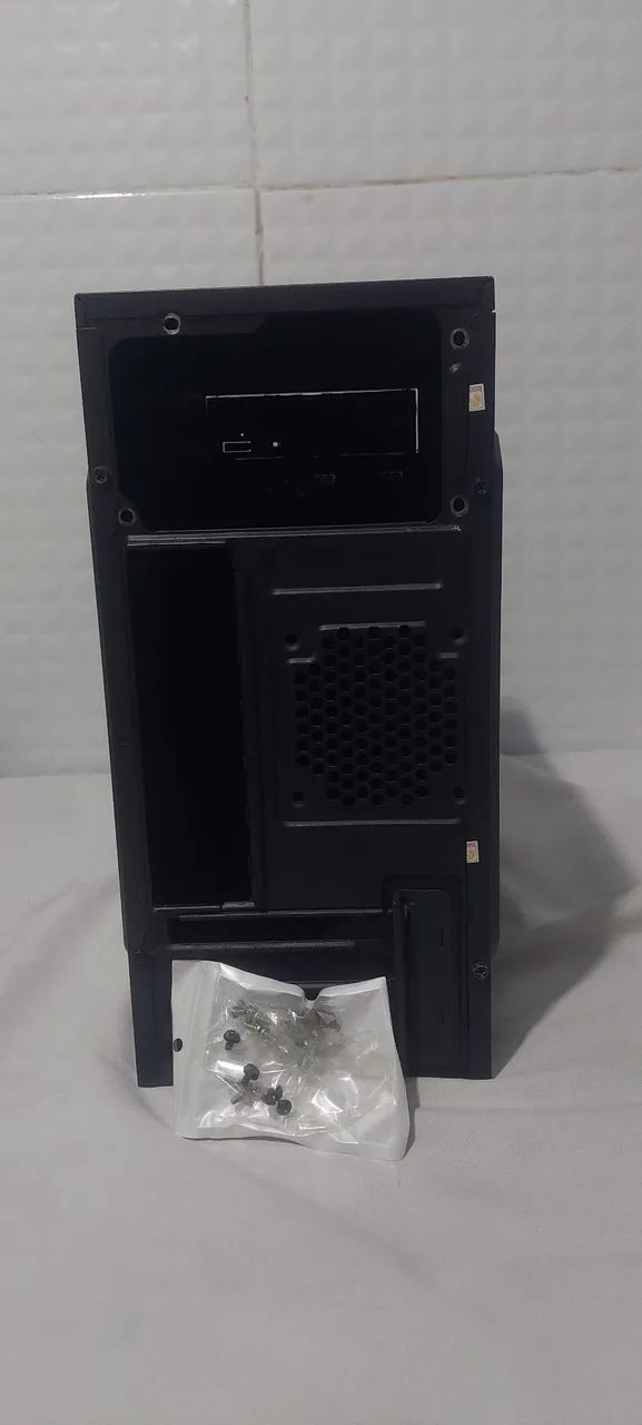 Gabinete Fortrek Conservado  - Foto 2