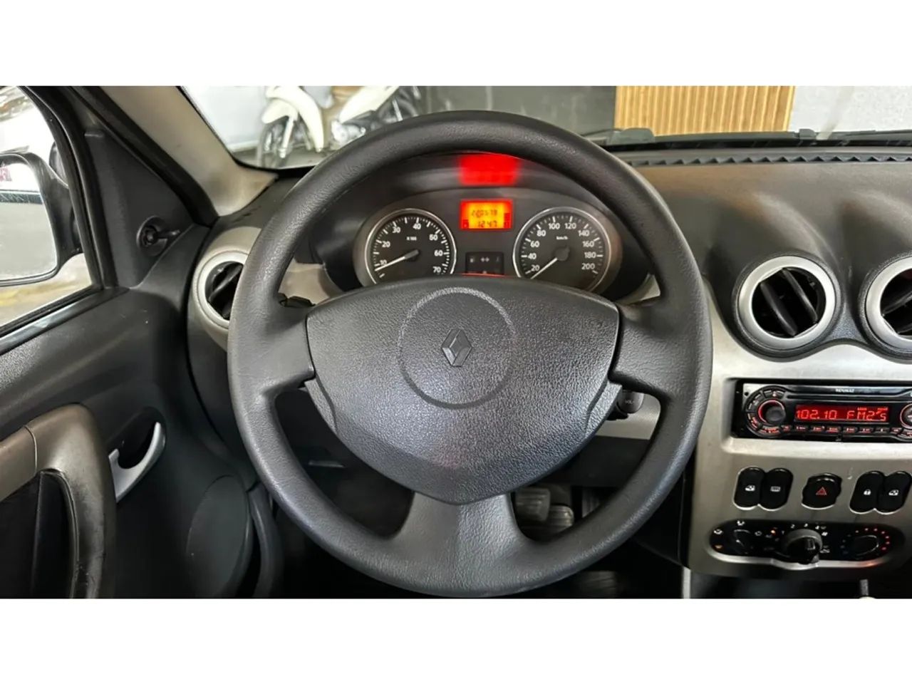 Renault Sandero Expression Flex 1.6 16V 5P 2011 - Foto 2