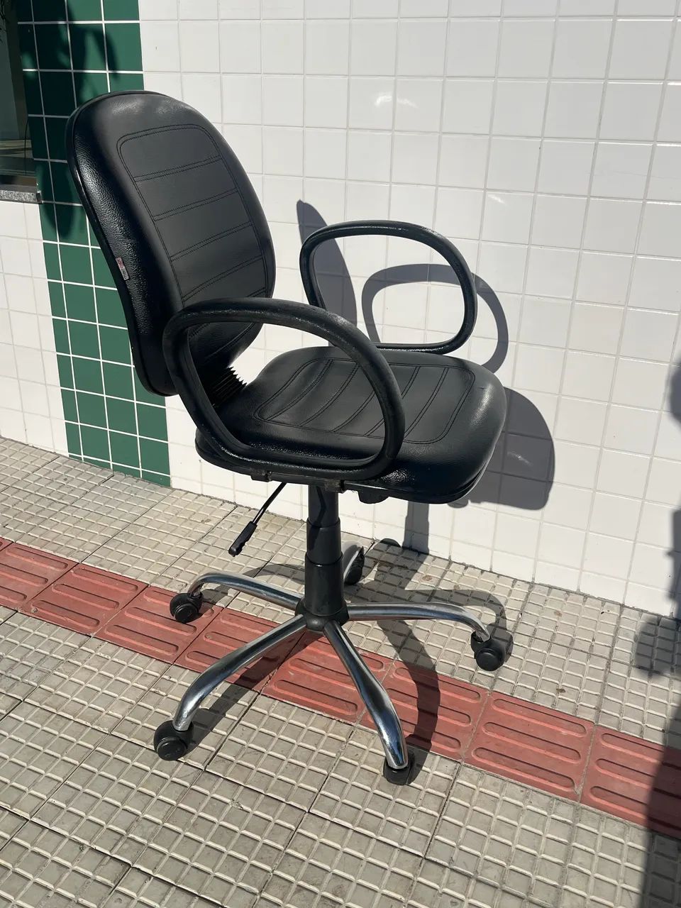 Cadeira diretor gomada  - Foto 4