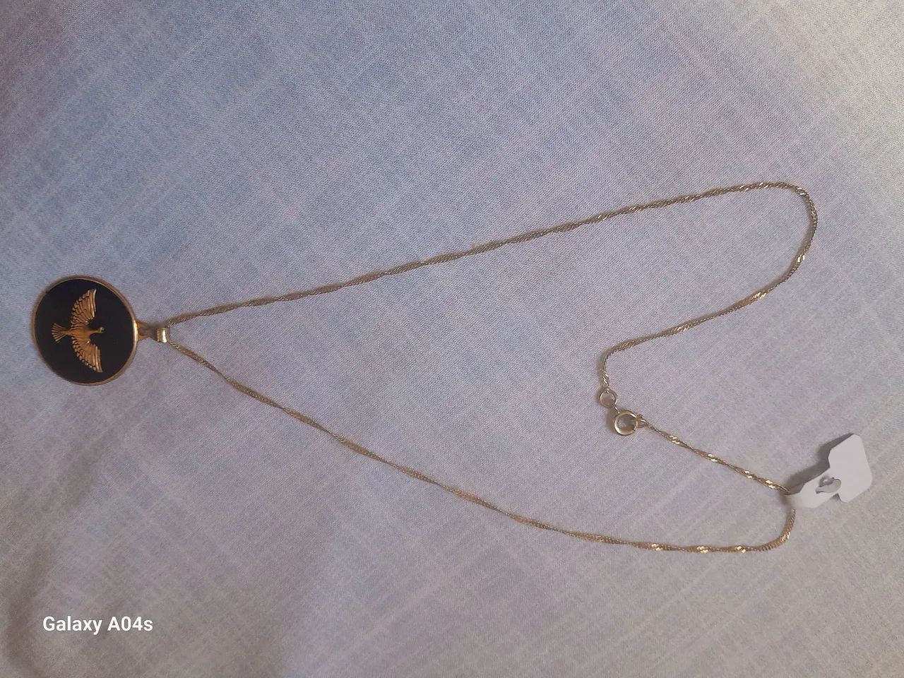 Cordão bijouteria 40 cm com pendente medalha 