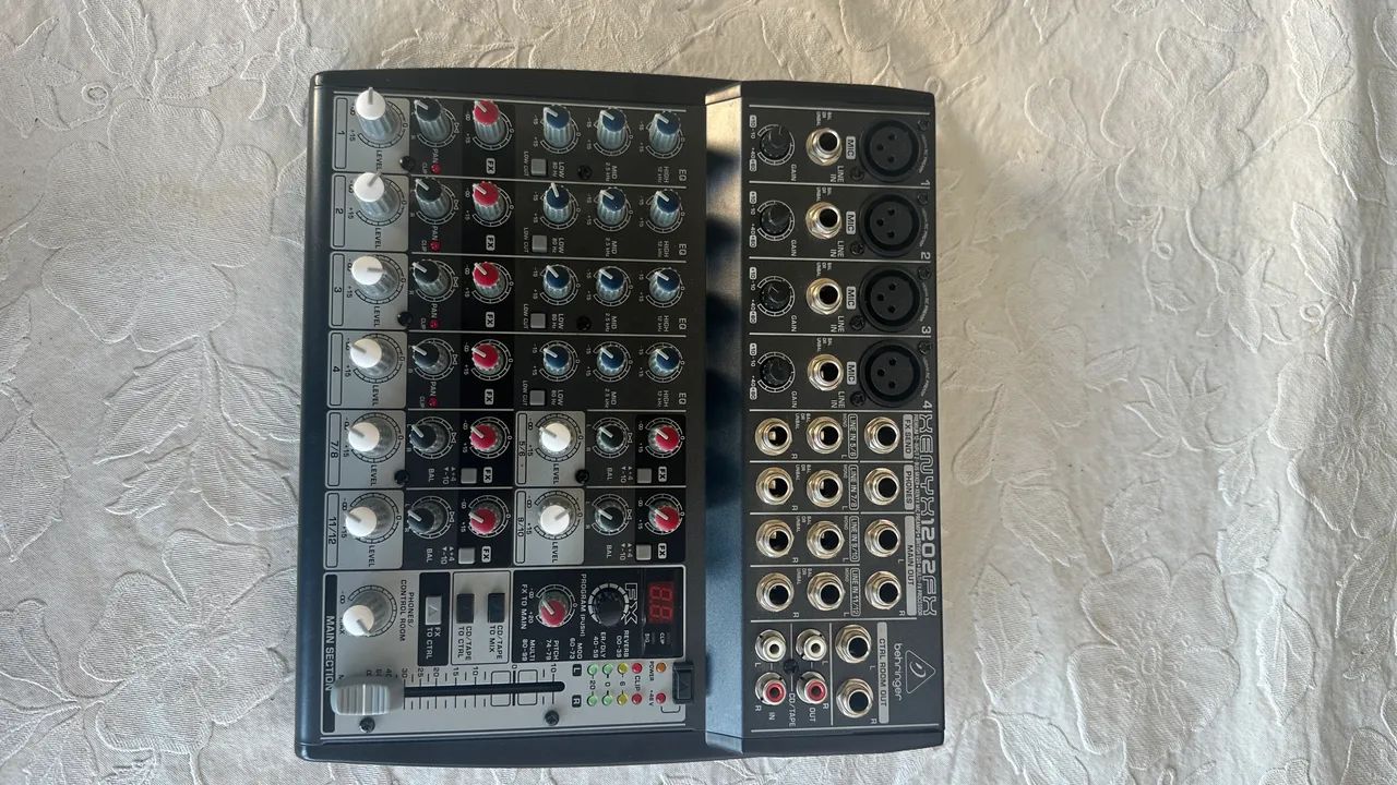 Mesa de som BEHRINGER XENYX FX - Foto 2