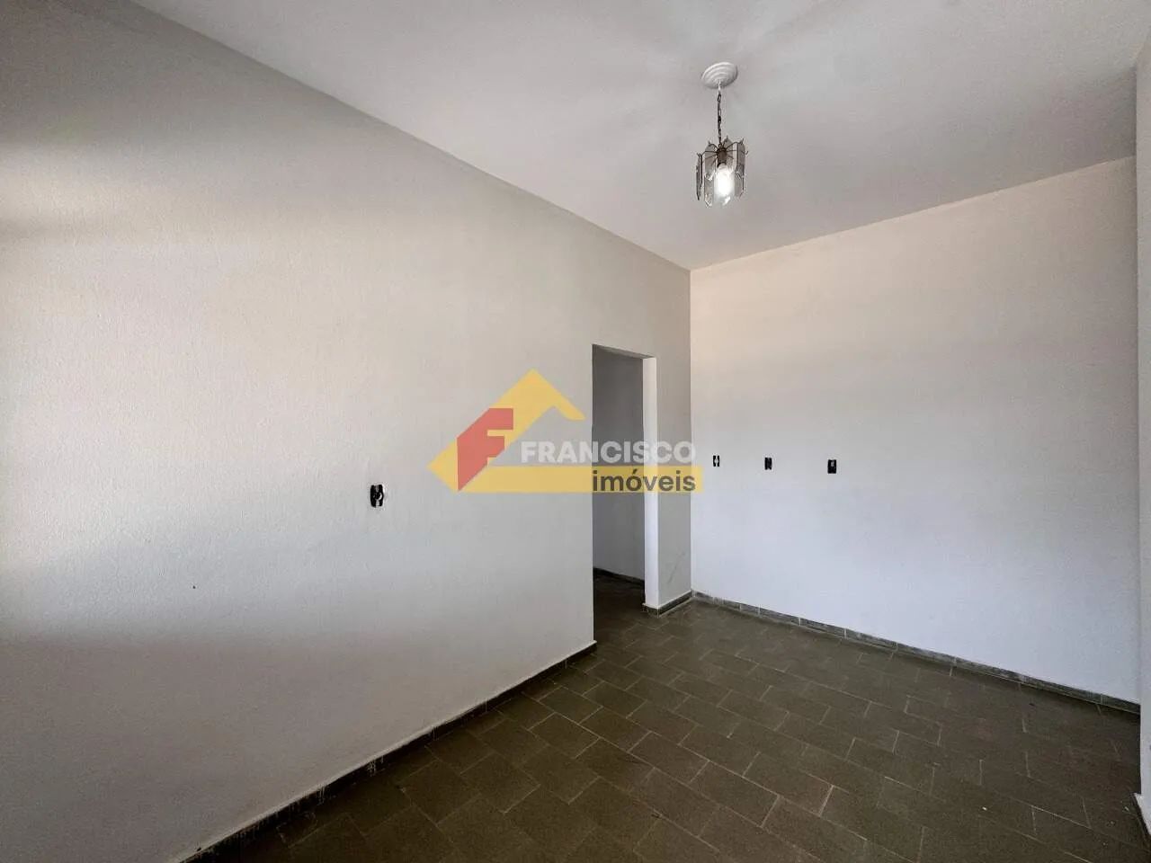 Casa Comercial para aluguel, 2 quartos, 5 vagas, São José - Divinópolis/MG - Foto 2