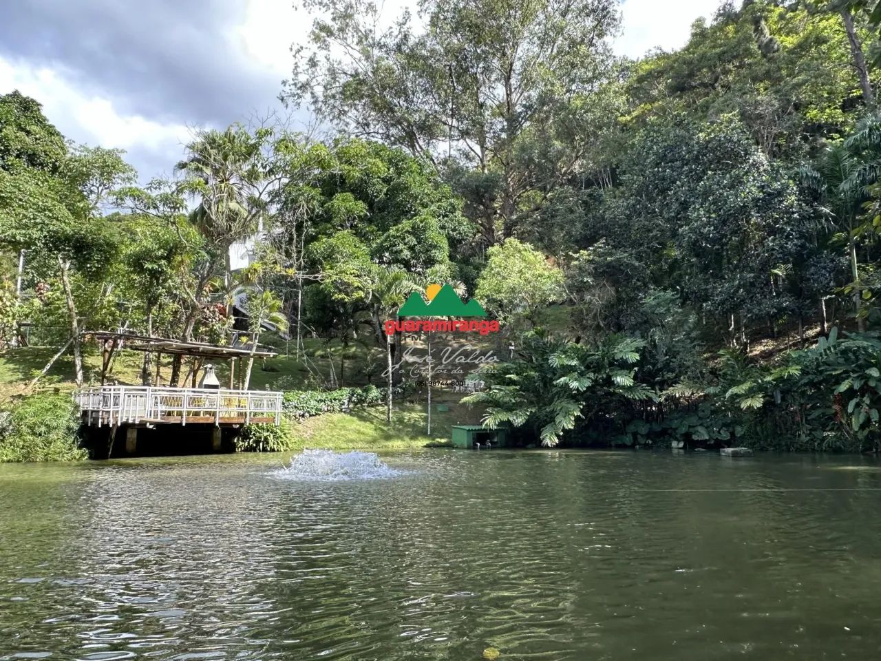 Sítio em meio a floresta projetada pelo arquiteto Fausto Nilo em Pacoti/CE.
