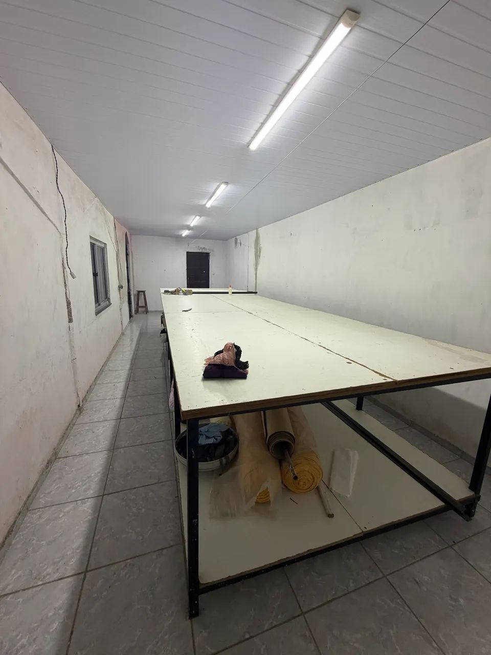 Alugo espaço com mesa de corte na diária  - Foto 2