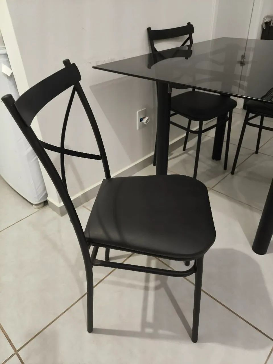 Mesa Black ferro e vidro + 4 cadeiras - Foto 5