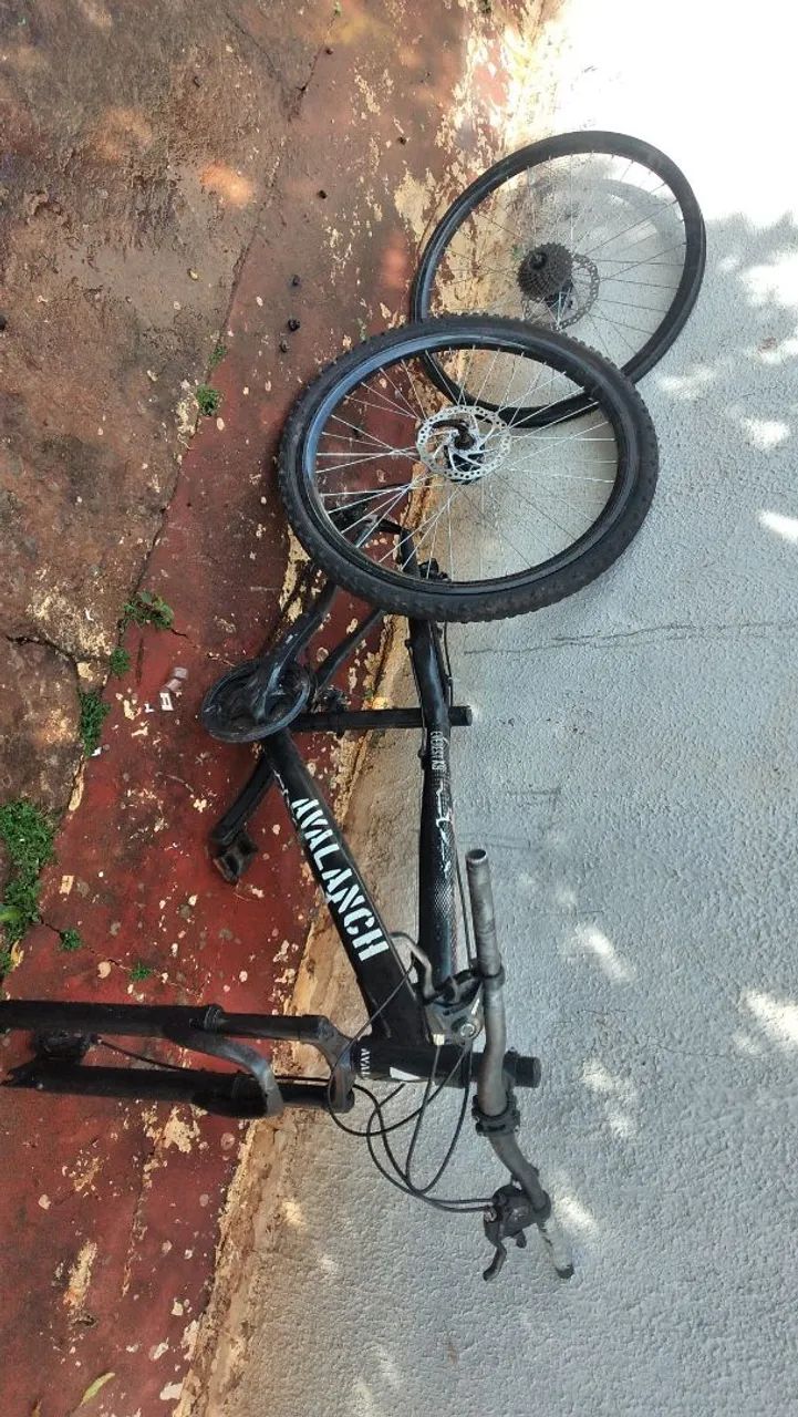 Vendo bike avalanche everest x9  - Foto 3
