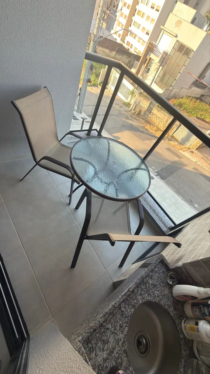 Mesa e 02 cadeiras para área de piscina ou externa sacadas  - Foto 2