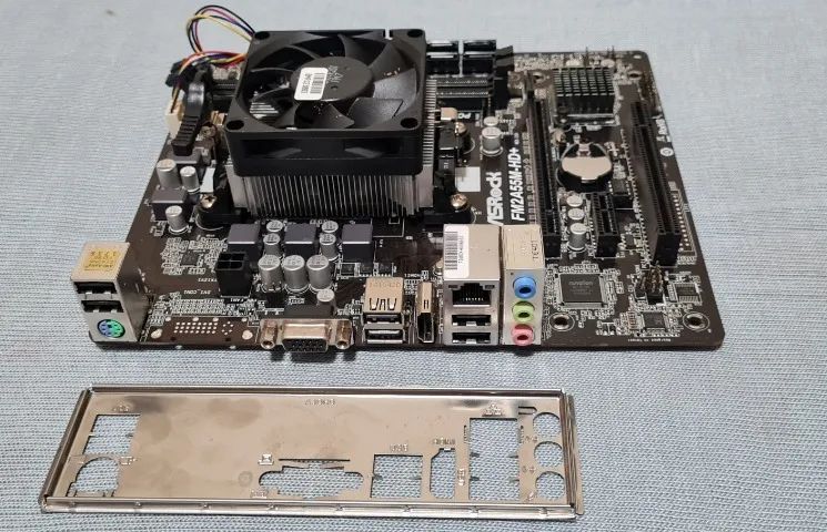 KIT MBOARD ASROCK FM2A55M-HD+ PROC ATHLON 4400 E PLACA DE VIDEO GIGABYTE GV-N420-GI - Foto 3